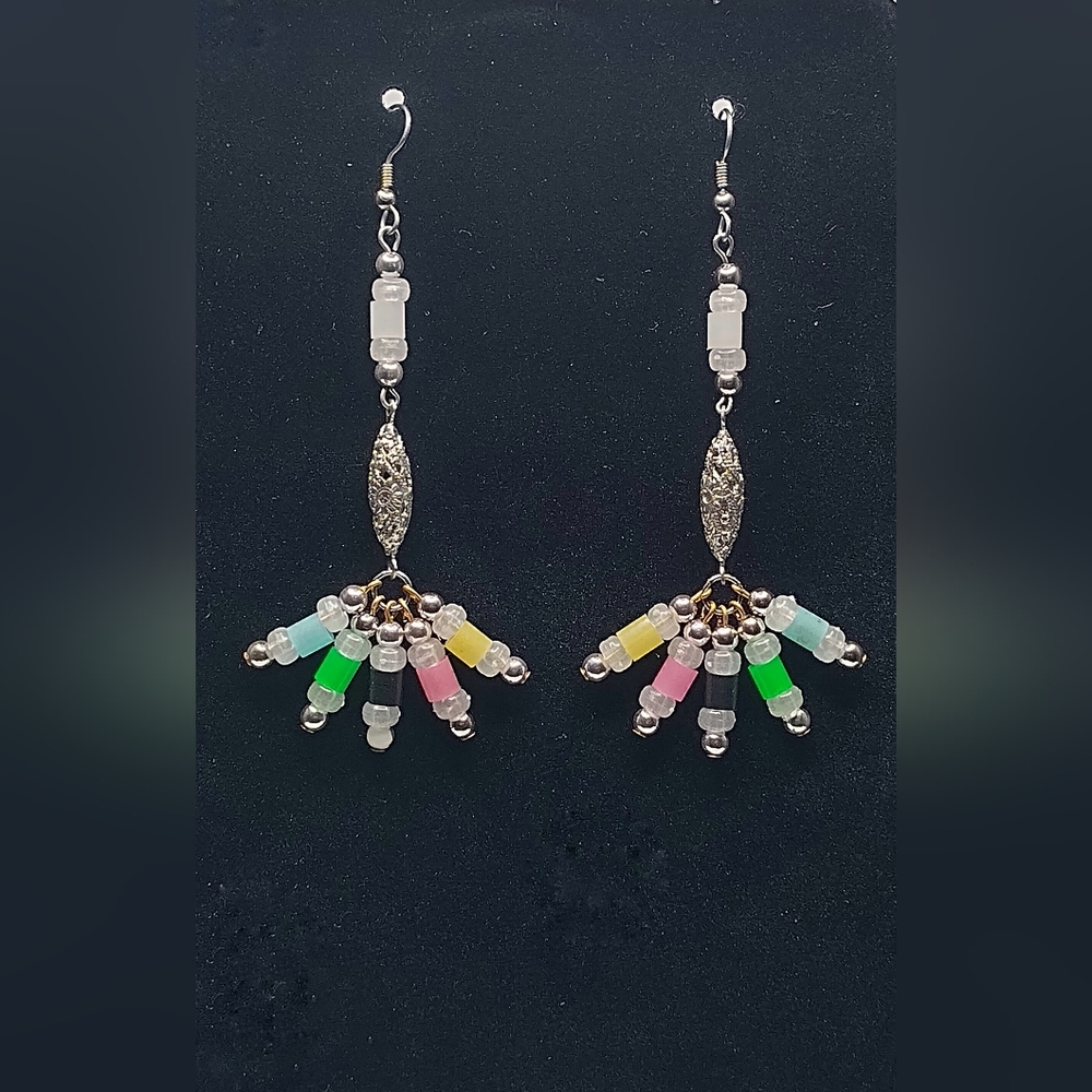 GLOW EARRINGS - Picture 6 of 9